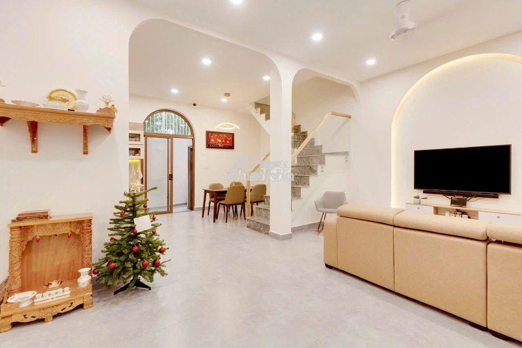 Chính chủ cần cho thuê nhà 3 tầng dtsd 240m2 full nội thất cao cấp - 4