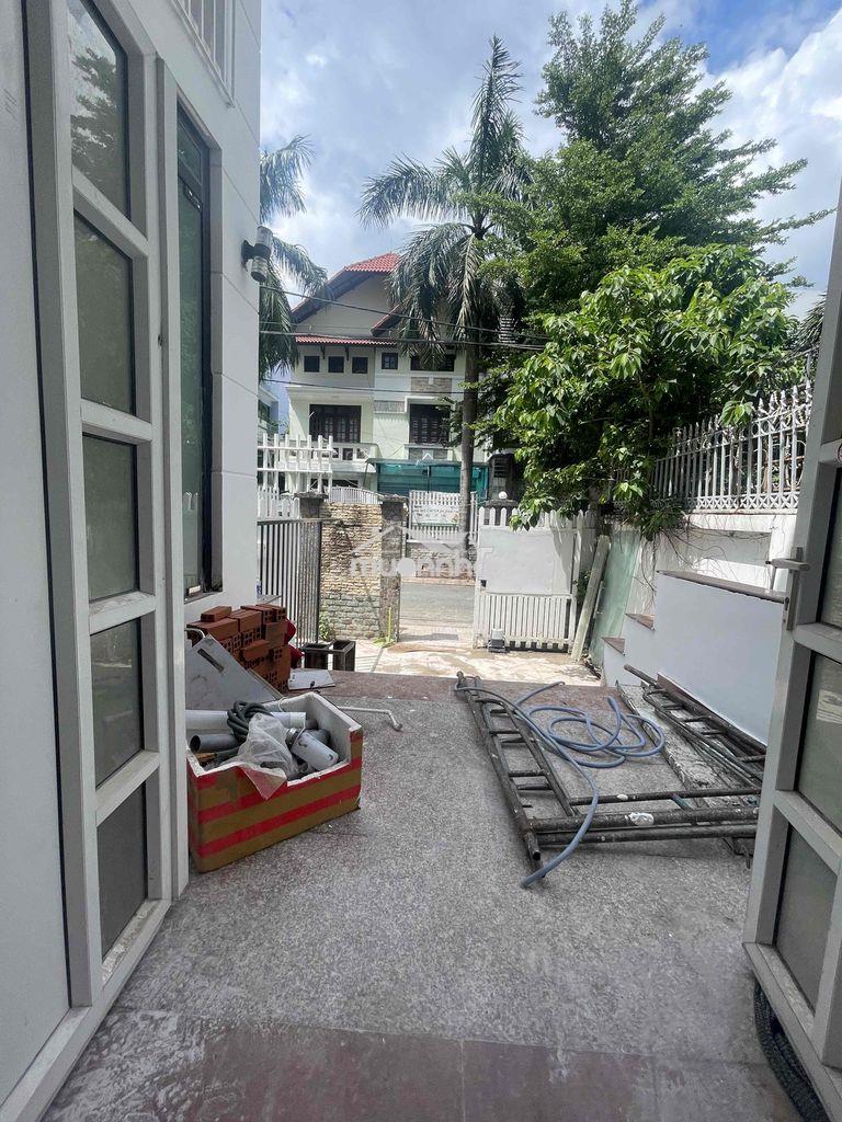 Căn 2pn full nội thất rộng 80m2 sân vườn đậu xe hơi trước nhà p13 bt - 2