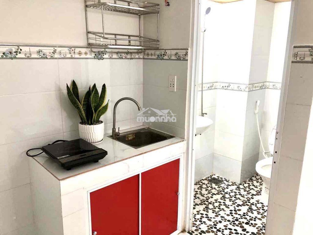 Phòng trọ máy lạnh inveter,có gác, cửa sổ,, gần khu tên lửa - 2