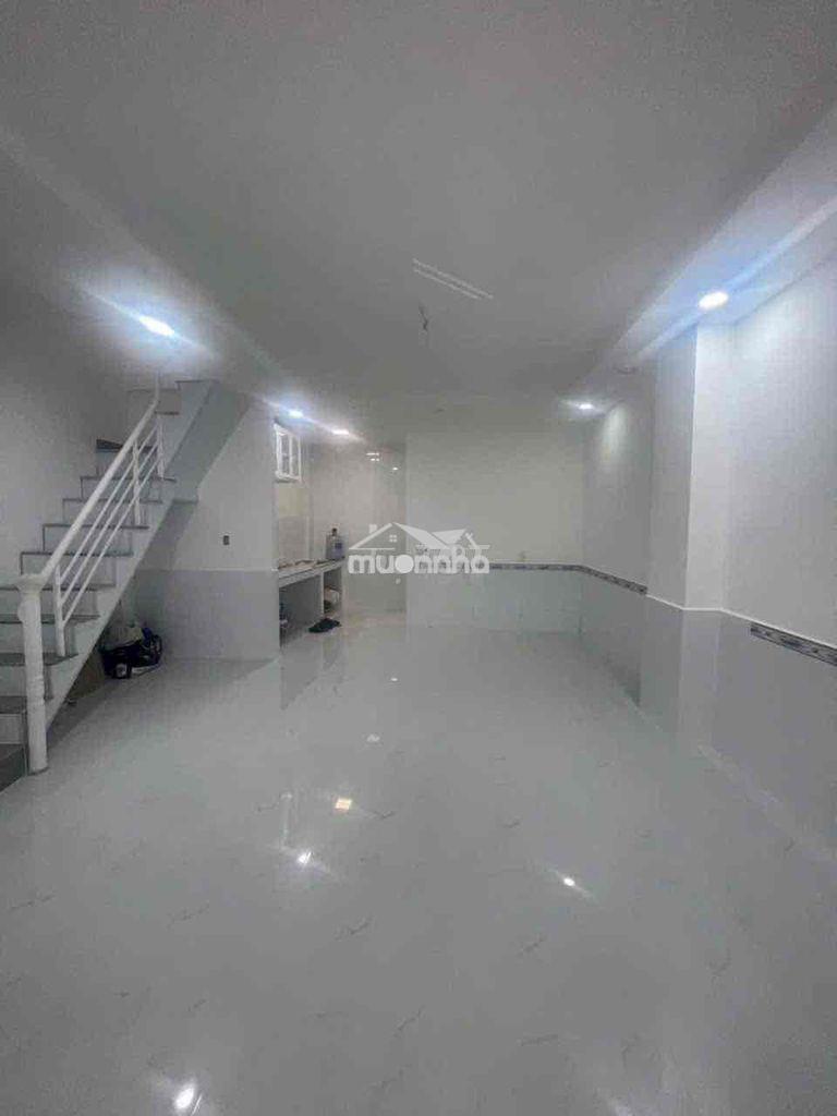 Nhà mới keng 4,5*11m 1lầu 2pn 2wc nguyễn kiệm