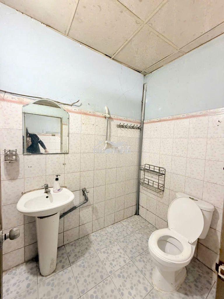 Nhà đẹp q4- hẻm 3m- 34m2 ngang 3,6m- 2 tầng- hoàn công - 4
