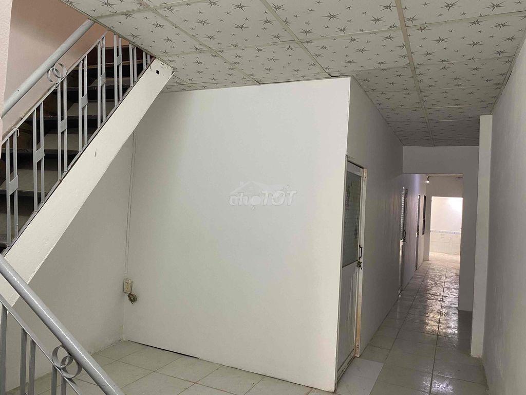 Nhà ống mặt tiền, diện tích lớn, tiện kinh doanh đa ngành. - 3