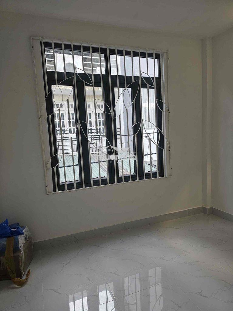 Nhà 4m  x 4m , đúc 1 lầu , hẻm xe hơi , đường số 8,