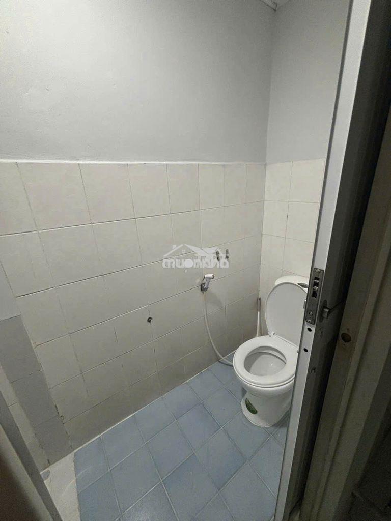 Cần bán gấp căn hộ chung cư bàu cát 2 lô thang bộ 2pn chỉ 2ty6  sổh  - 3