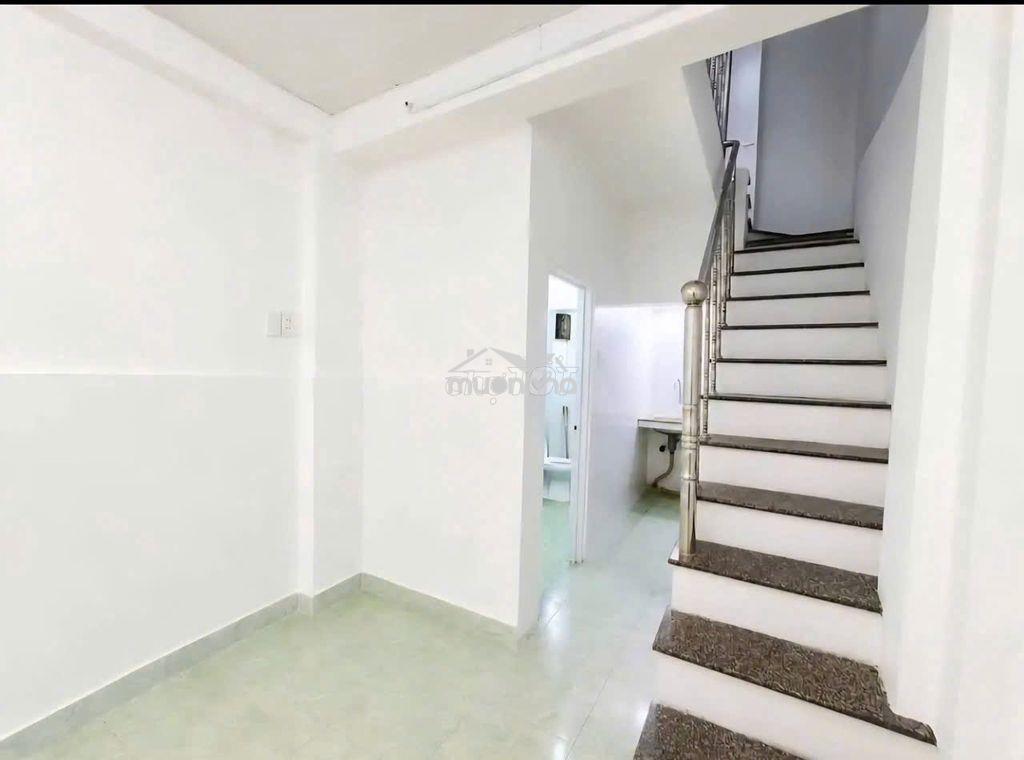 Nhà mới sơn sửa gần mt lê văn sỹ quận 3 - 3