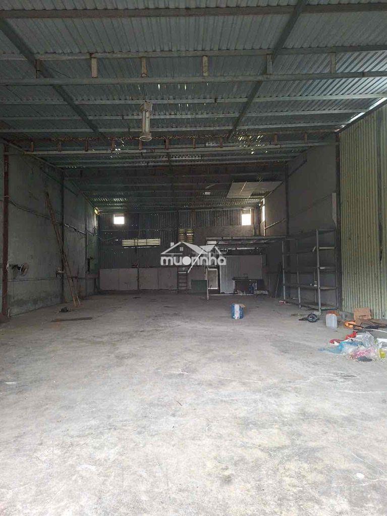 Cho thuê kho apd dt 230m giá 15tr có điện 3 pha