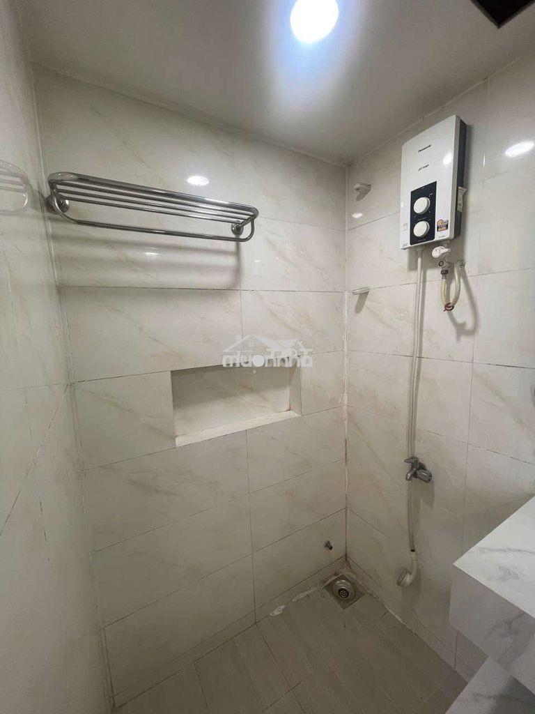Nhà thuê 2 pn. hẻm xe hơi. 9 trieut - 4