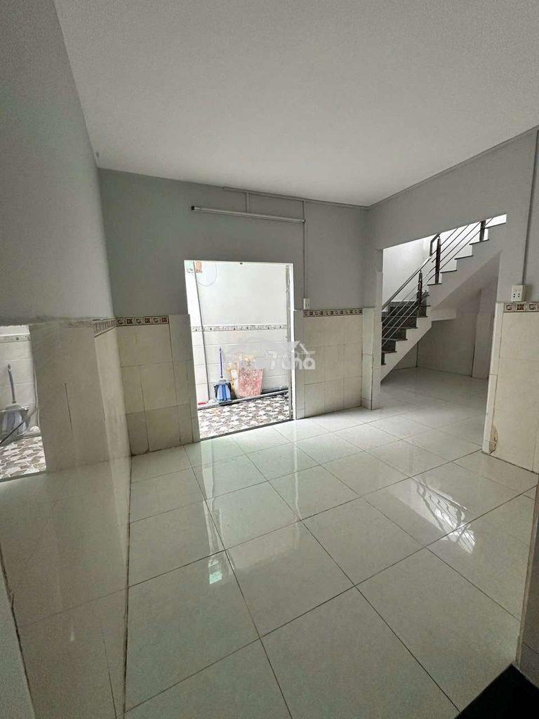 Cho thuê nhà nguyên căn gần chợ thủ đức 4pn dtsd 200m2 giá chỉ 12tr. - 4