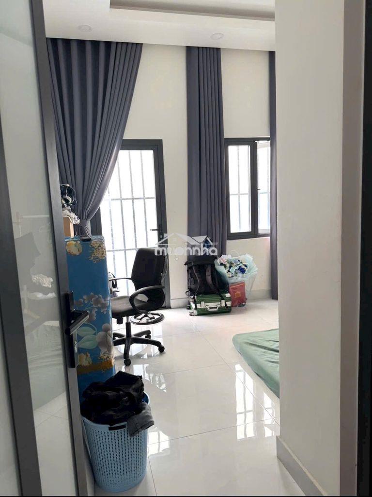Cho thuê nhà đúc 4 lầu đường thoại ngọc hầu 4 ,1 x 20 m : 5 pn, 4 wc - 4
