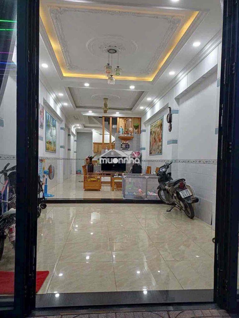Cho thuê nhà phố liền kề gần trung tâm y tế dĩ an