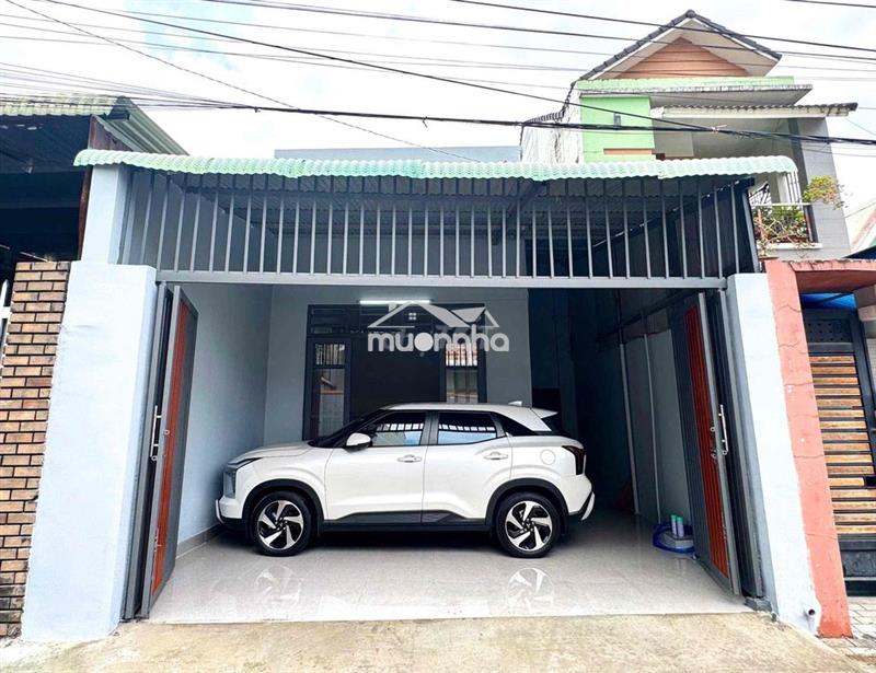 Cho thuê nhà kp5 ngay chợ phú thọ sân xe hơi