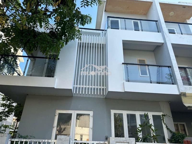 Căn góc khu compound mega village khang điền - 3 sàn trống có máy lạnh