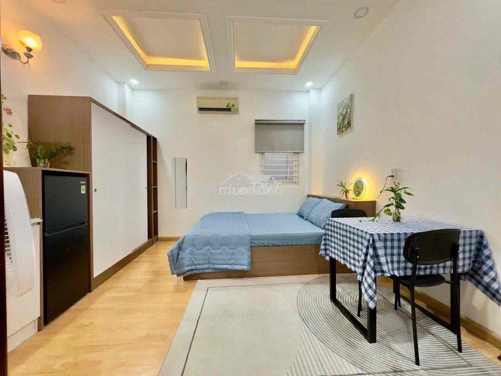 Chính chủ cho thuê phòng 98f lê lai gần chợ bến thành giá 5,9tr nt ạ - 2