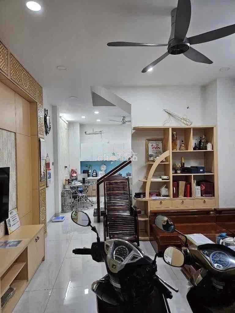 Nhà 4 phòng ngủ 4,5x10 phan đăng lưu. đủ nội thất - 2