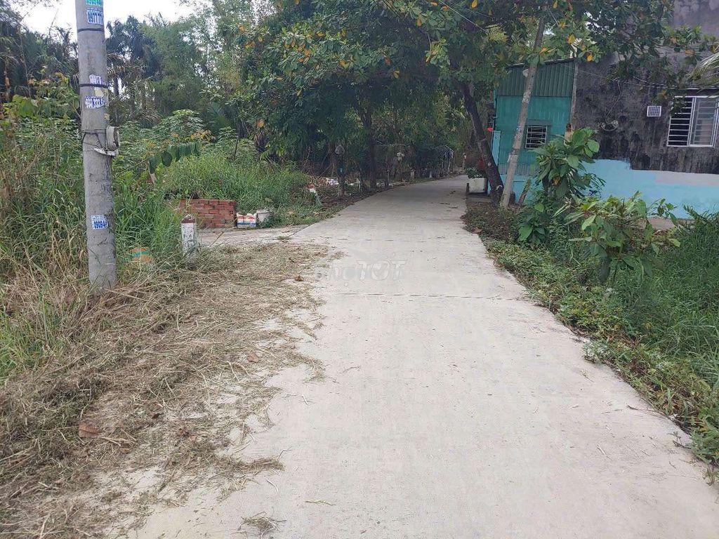 Nền đất 2 mặt tiền đường xe hơi, sổ hồng riêng, 232m2, giá 1,5 tỷ - 2