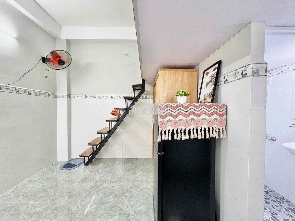 Phòng duplex thang máy ngay đường hoa phượng giao phan xích long - Ảnh 3