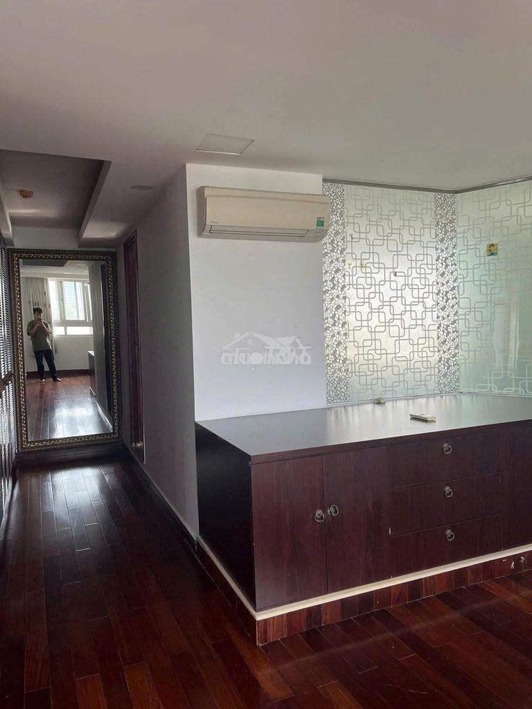 Cần cho thuê căn hộ hùng vương plaza p12. q5, 22tr/tháng - 2