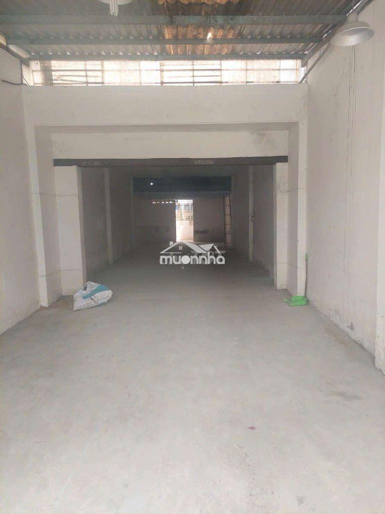 Cho thuê nhà xưởng cấp 4 đường phạm hùng c4 hẽm 8m xe hơi xe tải. - 3