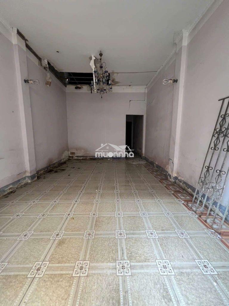 Cần bán gẩp nhà nát cầp 4  1 xet trường  trinh p ttn .dt 4,2 x 15 . - Ảnh 2
