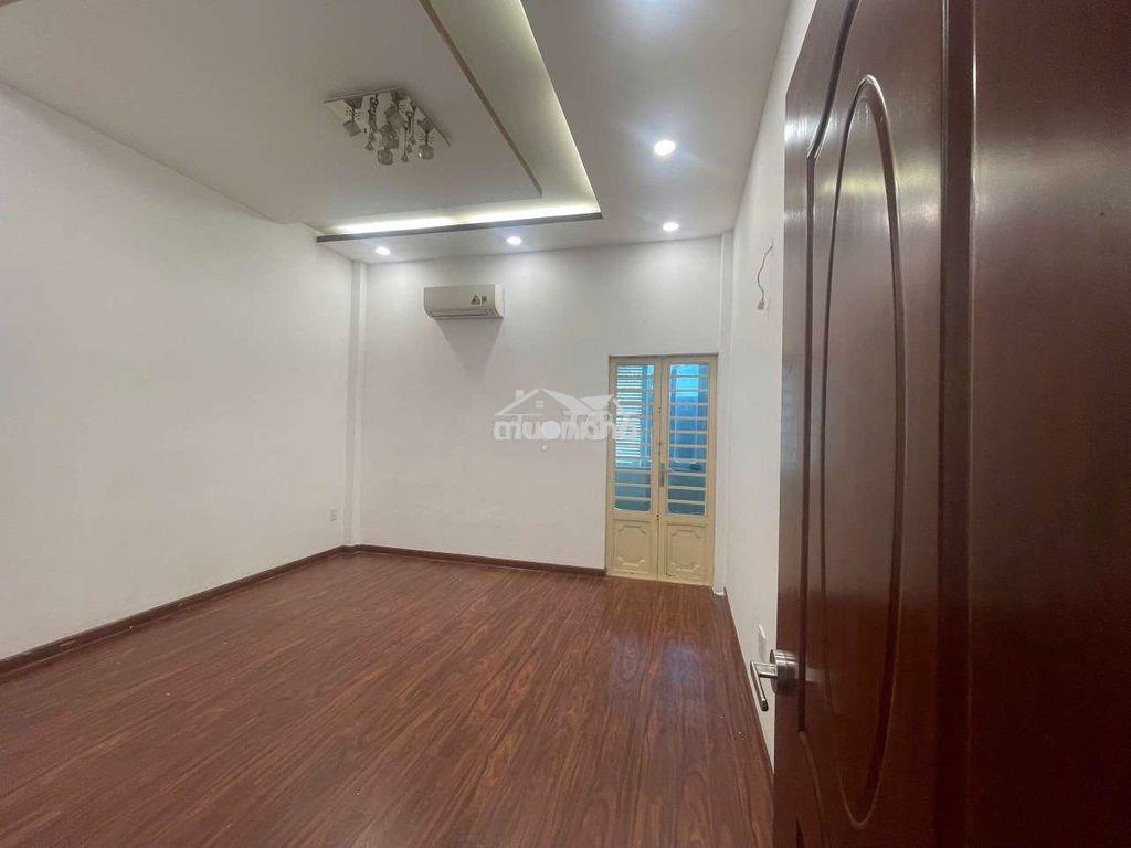 Nhà thuê 2 pn. hẻm xe hơi. 9 trieut - 2