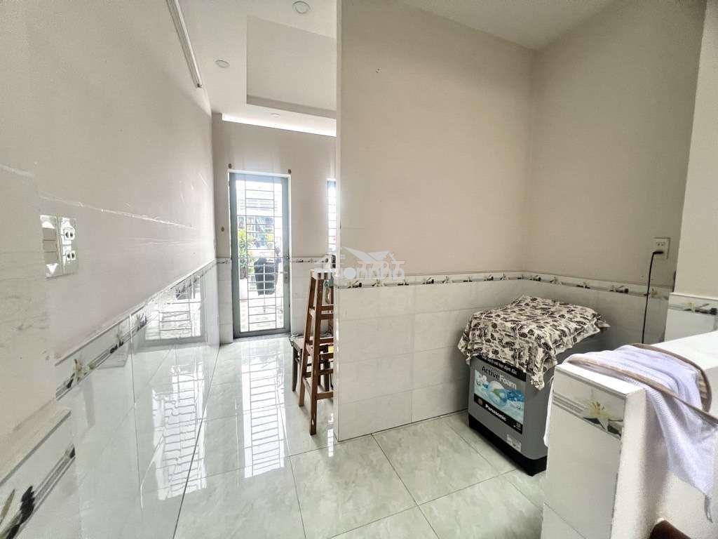Hẻm xe hơi sau căn mt lê quang định bình thạnh, 3 tầng 50m2 - 4pn 4wc - 3