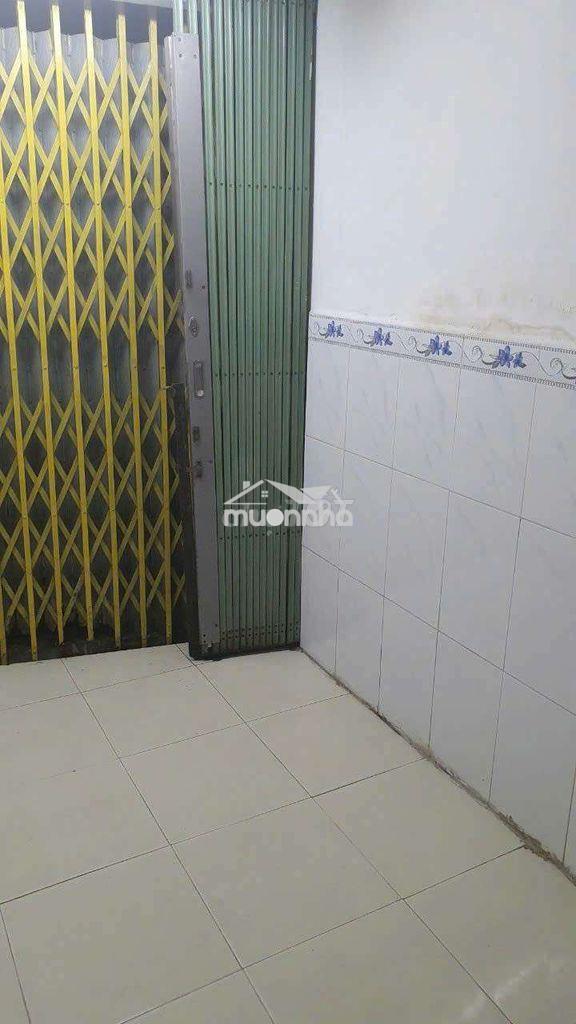 Cho thuê nhà nhỏ riêng biệt quận 6, hẽm xe hơi tới nhà , hẽm thông