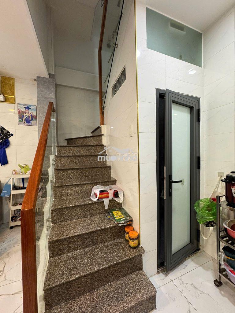 Nhà chính chủ - hẻm 3m thông sát mt - 31m2 ngang 4.6m, 5 tầng. - 3
