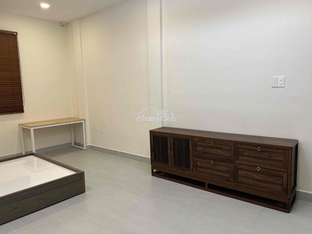 Cần cho thuê studio 35m2 mặt tiền đường nguyễn thái bình q1 - 4