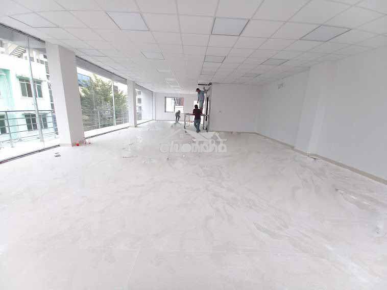 🏢 Tòa nhà văn phòng – hầm + 5 tầng nổi ~700m2 sàn trục trần não q2 - 4