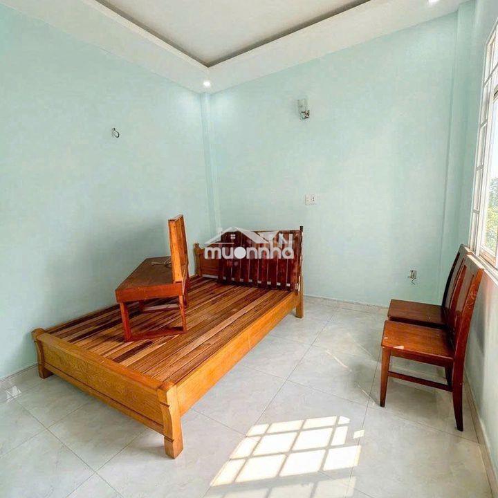 Cho thuê nhà phố hẻm xe hơi htp nhà bè 4pn giá 9 triệu