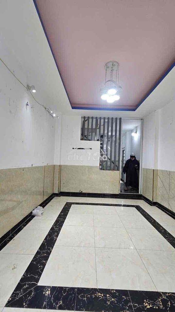 Cho thuê nhà 5,5tr/ tháng.  dt: 4m x 14m lầu 2pn 2wc.   👉 1/ đường võ - 2