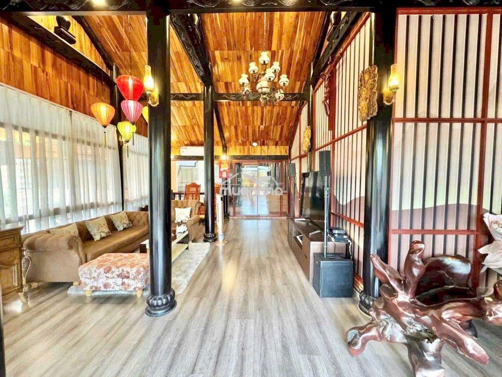 Cho thuê biệt thự san vườn có hồ bơi, cây cảnh đầy đủ nội thất quận 7 - 3