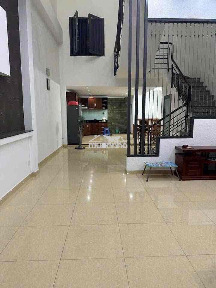 Cho thuê nhà 2 lầu 3pn 3wc giá 14tr