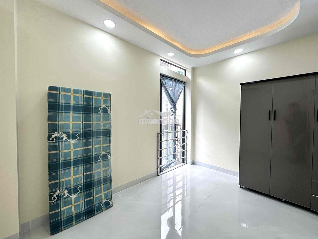 Phòng mới xây, ban công thoáng đầy đủ nội thất - Ảnh 2