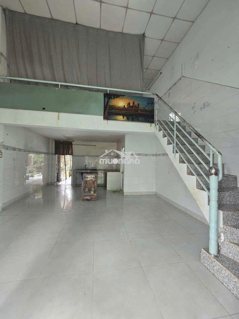 Nhà cấp 4 có gác lửng quận 9 cũ giá 4tr/tháng