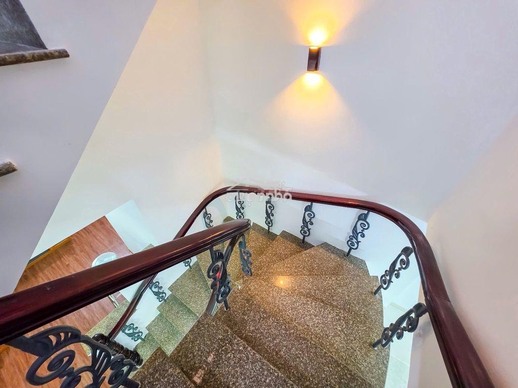 Nhà đẹp q7 -hẻm xe tải -3 tầng -4m x 14m -chỉ 6 tỷ nhỉnh - Ảnh 4