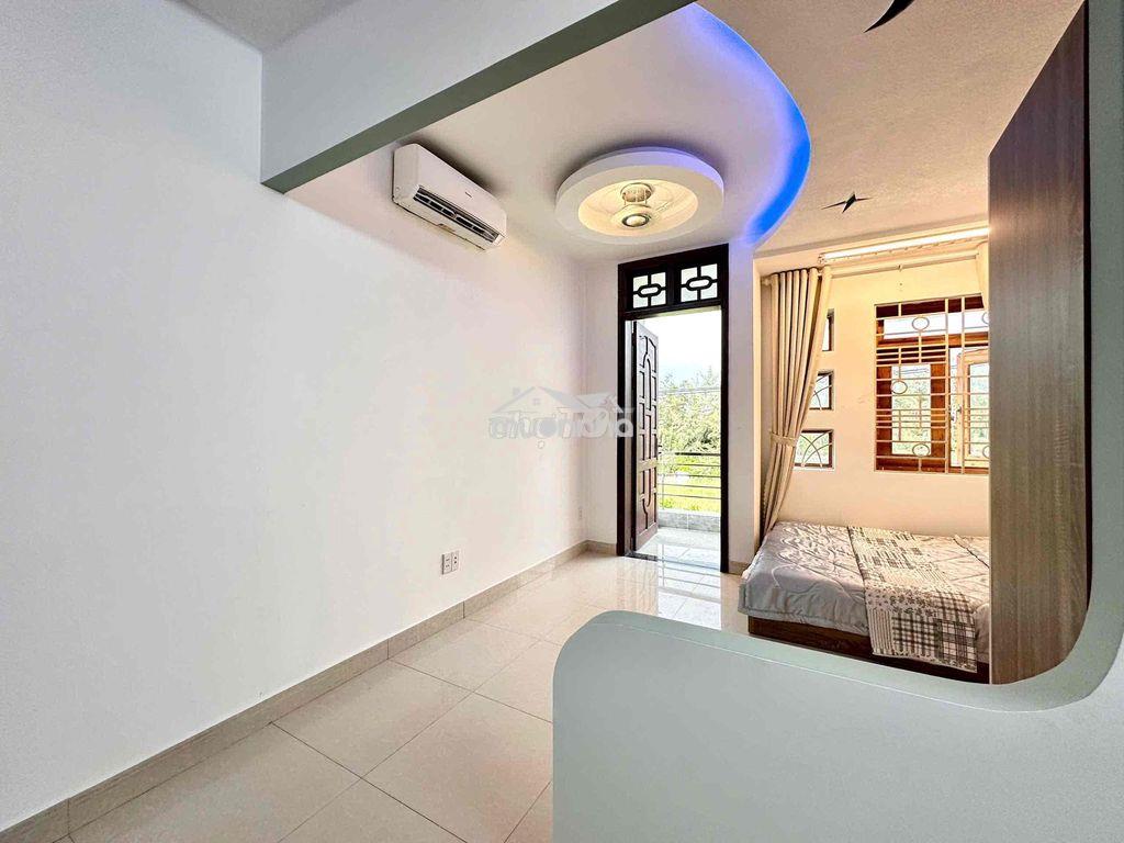 Cho thuê chdv rộng 35m2 view sân bay - 4