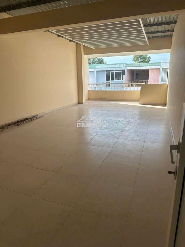 Cho thuê nhà phố unitown 4 phòng ngủ - 3