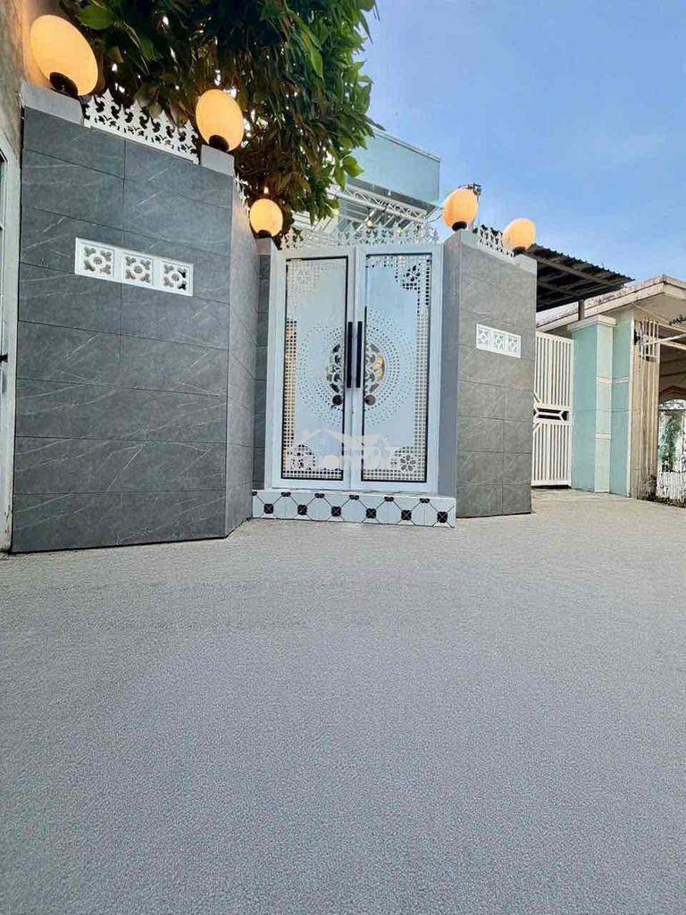 Bán nhà 4x27m, sổ hồng riêng, mới full nội thất - 2