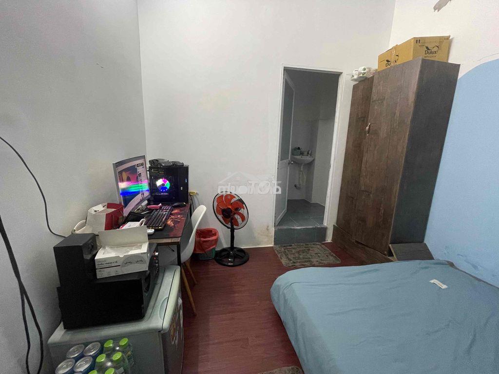 Phòng studio có nội thất wc riêng - 3