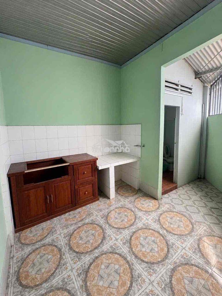 Bán nhà cấp 4 góc 2 mặt tiền, gần lẫu tôm 5 ri. dt: 44m2. giá: 1tỷ950 - 4