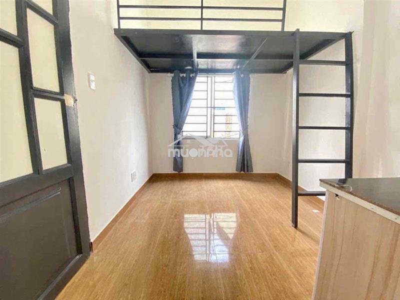 Cho thuê phòng gác cửa sổ trời gần đại học công thương aeon tân phú