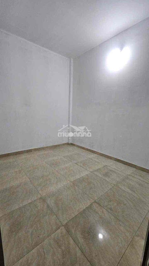 Cho thuê nhà - mặt tiền đường liên ấp 1-2:  7tr/ tháng.  dt: 4m x 23m - 3