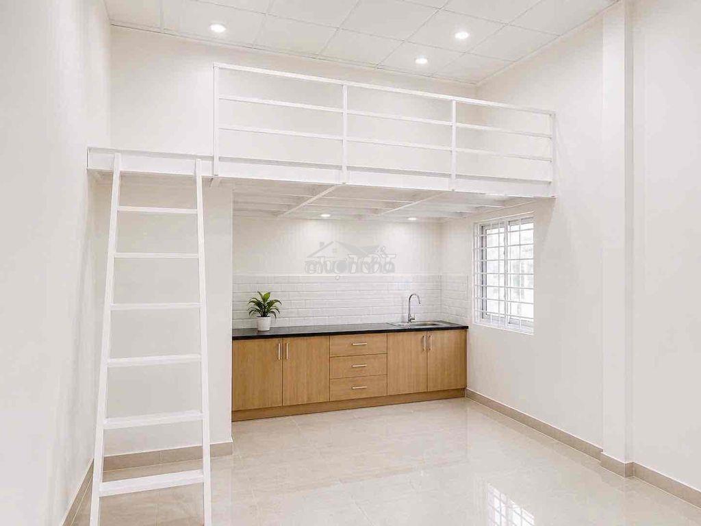 Ban công cửa sổ trời ngay dương quảng hàm - 4