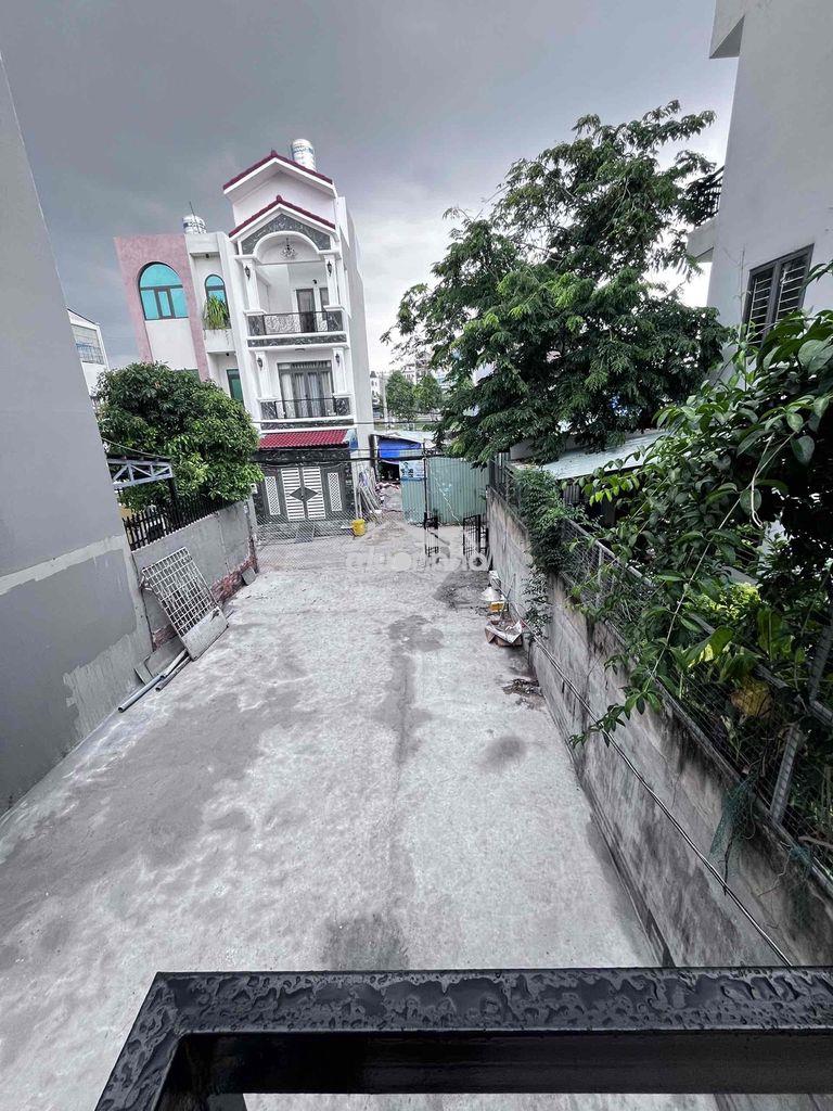 Cho thuê nhà đường 30 phường linh đông 3pn , 3wc, sân rộng 100m2