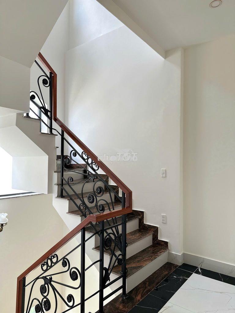 Bán biệt thự kiến trúc cổ điển  272 m2 khu royal - villa mănglin p7 - 3