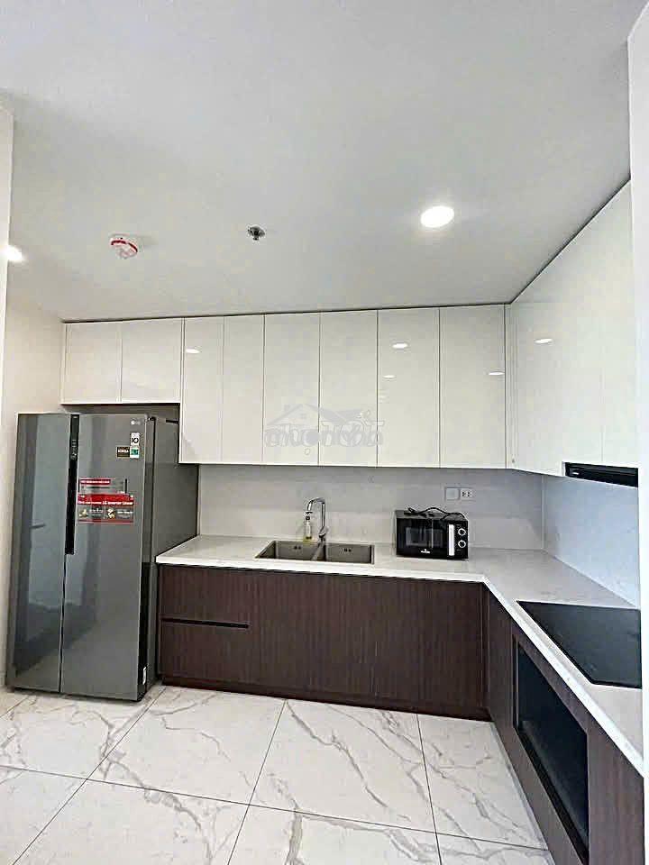 Lê quang định/2,2 tỷ góc hồ bơi 53m2/ ở liền shr/bank 70%/nt mới  - 2
