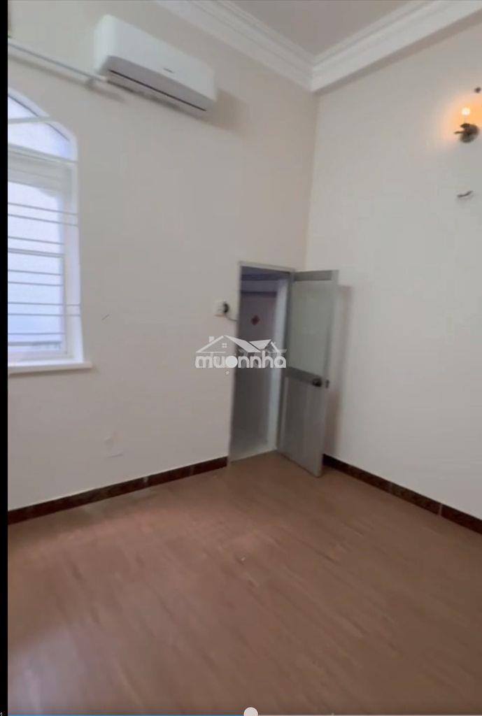 Cho thuê nhà phú thọ hoà 4x 12m đúc 3 tấm : 4 pn, 3 wc . hẻm xe hơi