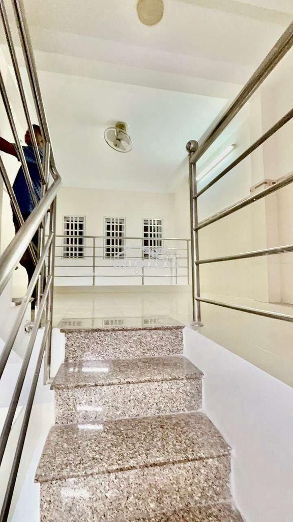 Nhà 4 tầng, lạc long quân, 3pn,3wc, máy lạnh. dt 3,5x9 - 2