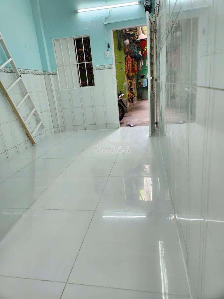 Chính chủ cho thuê nhà 24m2.tân hòa đông.giá : 3tr7 lh: ***.